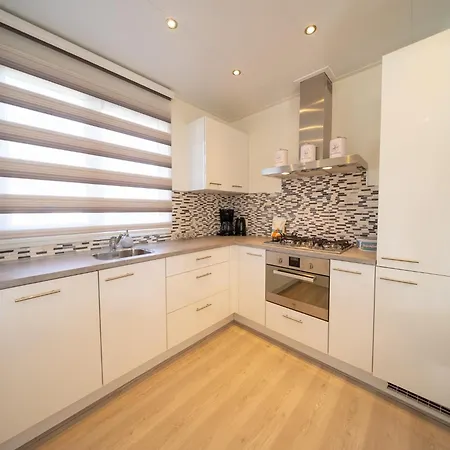 Luxury With Dishwasher Villa *